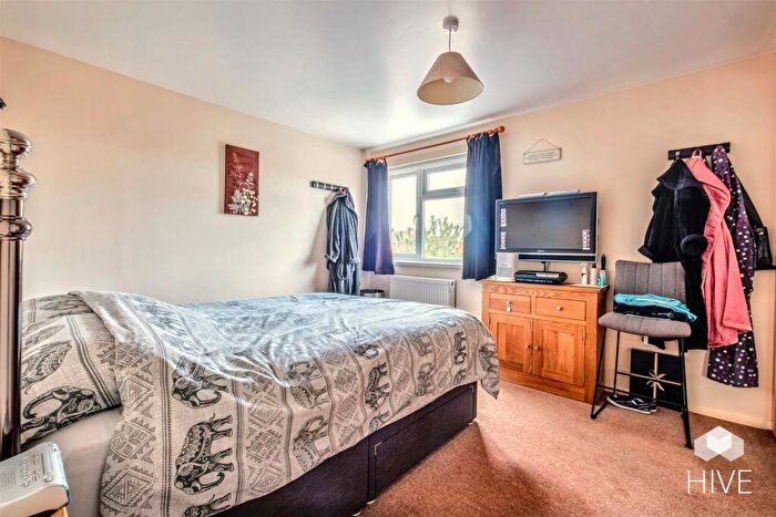 3 Bedroom Semi-Detached House For Sale In Old Barn Close, Ringwood, BH24