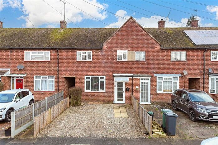 2 Bedroom Terraced House For Sale In Taynton Drive, Merstham, Redhill, Surrey, RH1