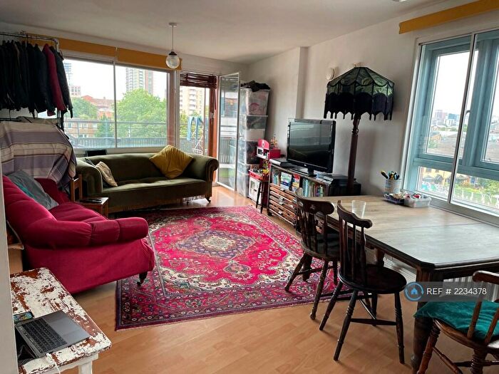 2 Bedroom Flat To Rent In Stephenson Close, London, E3