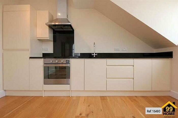 1 Bedroom Flat For Sale In Lebanon Gardens, East Putney, Wandsworth, London, SW18