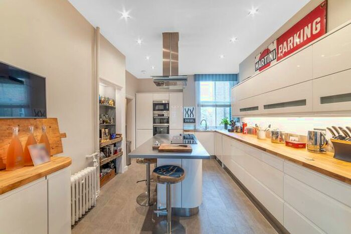 5 Bedroom Flat To Rent In West End Lane, West Hampstead, London, NW6