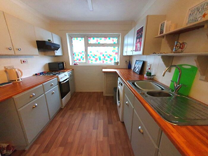 2 Bedroom Flat To Rent In Cypress Close, Whitstable, CT5