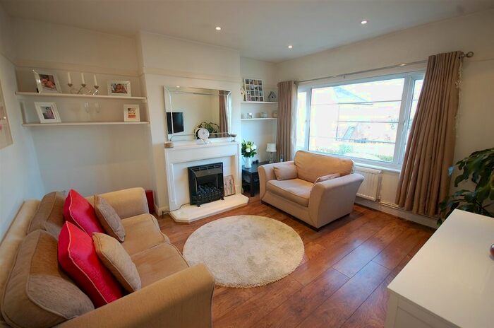 2 Bedroom Maisonette To Rent In Northdown Close, Ruislip, HA4