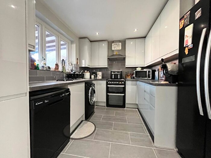 3 Bedroom Terraced House For Sale In Straight Road, Romford, RM3