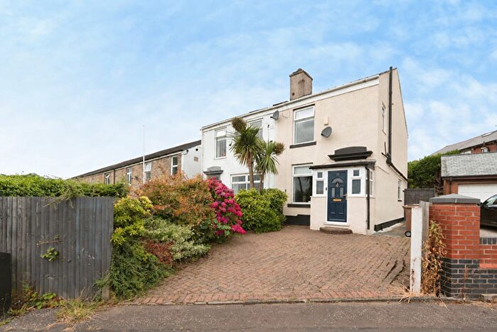 2 Bedroom Semi-Detached House For Sale In Nook Side, Rochdale, OL12
