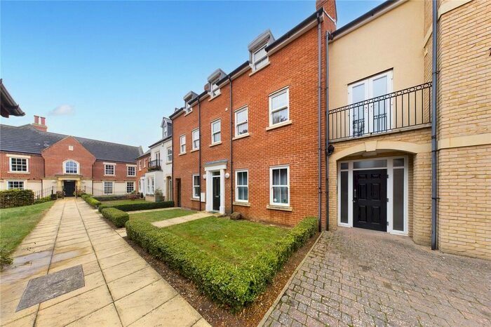 2 Bedroom Flat To Rent In Church View, St. Neots, Cambridgeshire, PE19