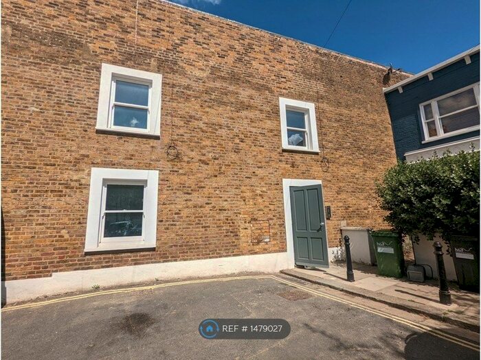 3 Bedroom Terraced House To Rent In Gransden Road, Shepards Bush, W12