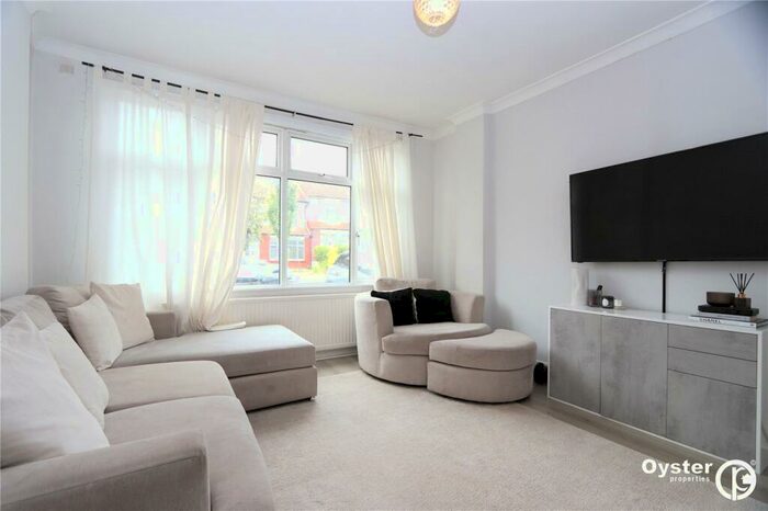 3 Bedroom Terraced House To Rent In Bexhill Road, London, New Southgate, N11
