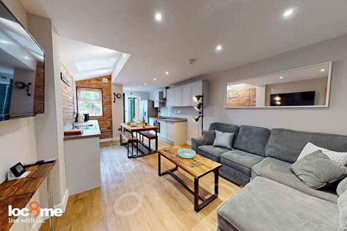 6 Bedroom Semi-Detached House To Rent In Harold Road, Birmingham, B16