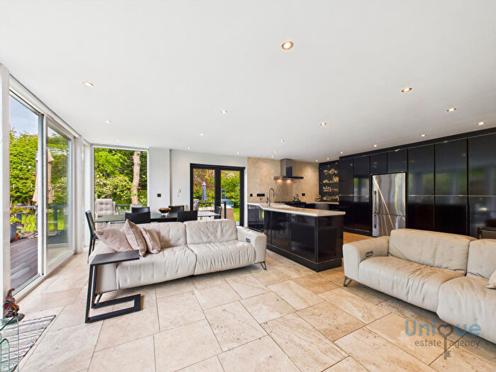 4 Bedroom Detached House For Sale In Linden Close, Thornton-Cleveleys, FY5