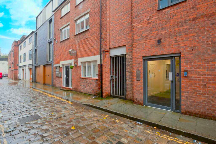 1 Bedroom Flat To Rent In Southern Street, Manchester, M3