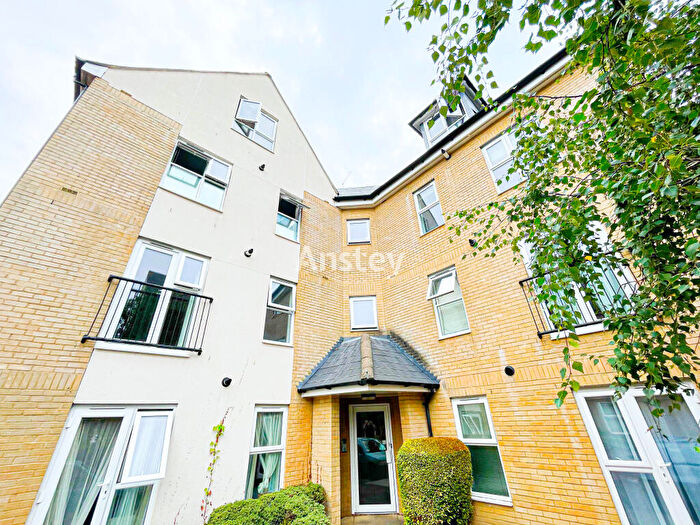 1 Bedroom Flat To Rent In Lindoe Close, Southampton, SO15