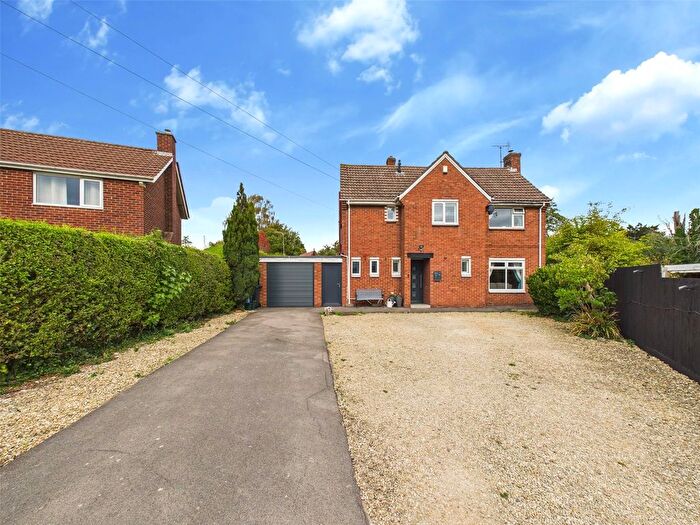 4 Bedroom Detached House For Sale In Carisbrooke Road, Hucclecote, Gloucester, Gloucestershire, GL3