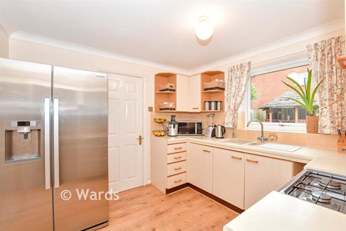 4 Bedroom Detached House For Sale In Hazelwood Drive, Maidstone, Kent, ME16
