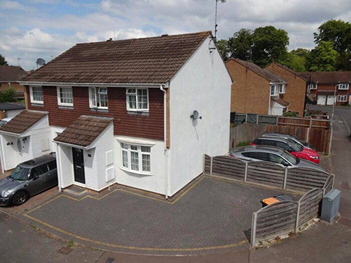 3 Bedroom Semi-Detached House For Sale In Cemetery Road, Houghton Regis, Dunstable, Bedfordshire, LU5