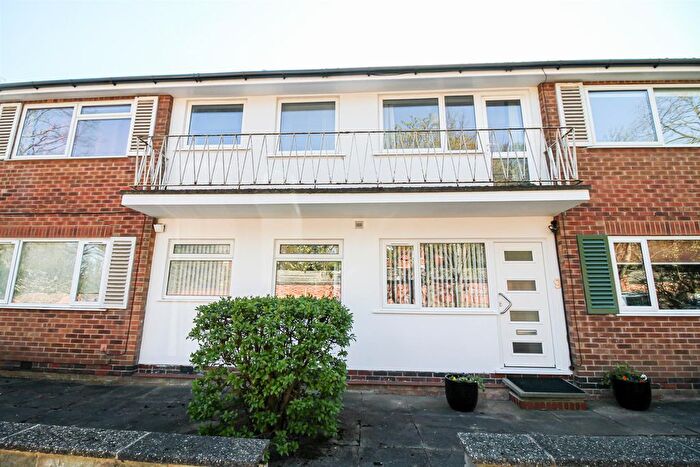 2 Bedroom Maisonette To Rent In Clumber Court, Clumber Crescent South, The Park Nottingham, NG7