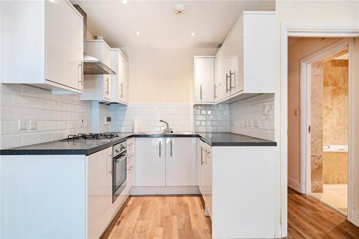 1 Bedroom Apartment To Rent In Lewisham Way, London, SE14