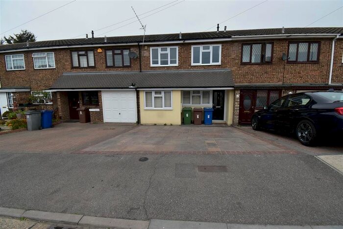 4 Bedroom Terraced House To Rent In Furness Close, Chadwell St. Mary, Grays, RM16