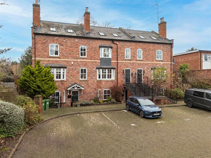 2 Bedroom Duplex For Sale In Warwick New Road, Leamington Spa, CV32