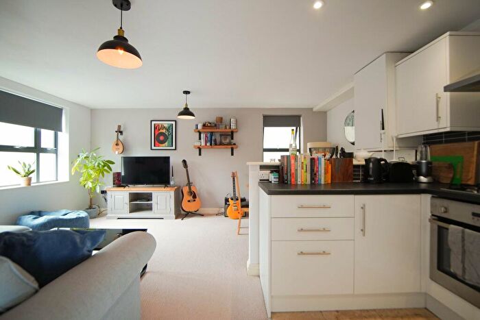 2 Bedroom Flat To Rent In Castle Court Mews, Ducie Road, Lawrence Hill, BS5