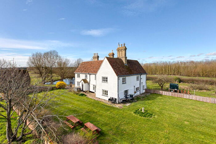 4 Bedroom Country House For Sale In Campton Road, Meppershall, Shefford, Bedfordshire, SG17