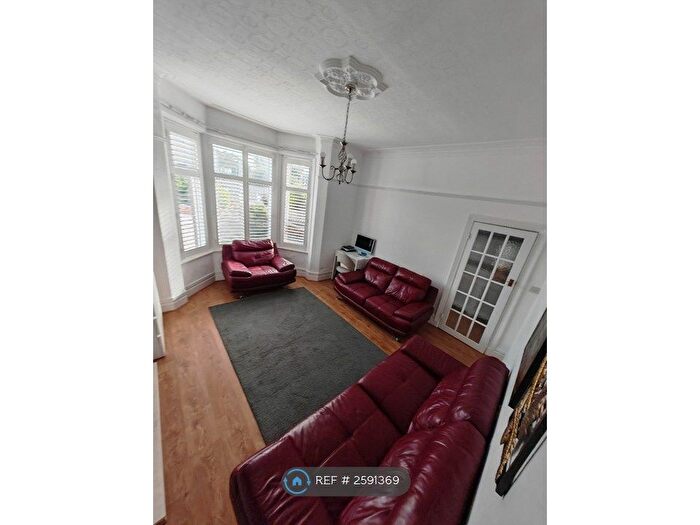 4 Bedroom Semi-Detached House To Rent In Sussex Road, Southport, PR8