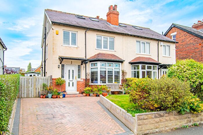 4 Bedroom Semi-Detached House For Sale In Denton Avenue, Leeds, LS8