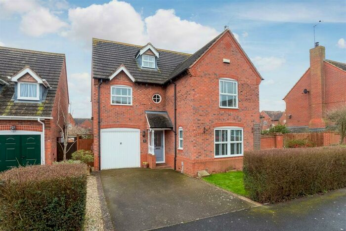 4 Bedroom Detached House For Sale In Hawthorn Way, Shipston-on-Stour, CV36