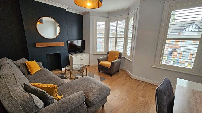 1 Bedroom Flat To Rent In Adelaide Road, West Ealing, W13