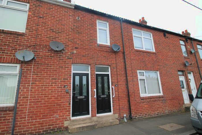 2 Bedroom Flat To Rent In Ferndale Terrace, Springwell Village, Gateshead, Tyne And Wear, NE9