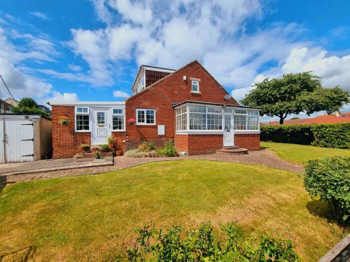 4 Bedroom Bungalow To Rent In Haworth Road, Bradford, BD9