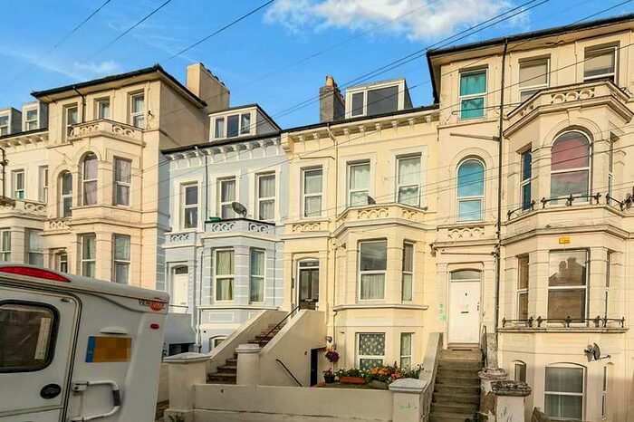 1 Bedroom Apartment To Rent In Kenilworth Road, St. Leonards-on-sea, East Sussex, TN38