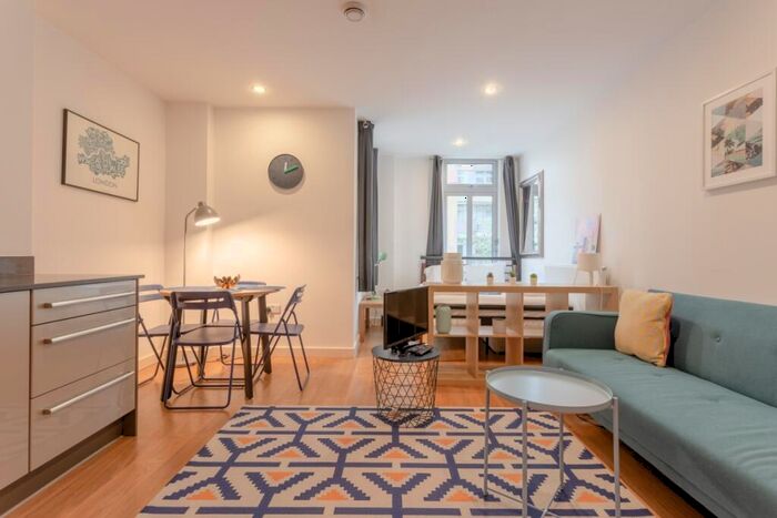 Apartment To Rent In Salton Square London, E14