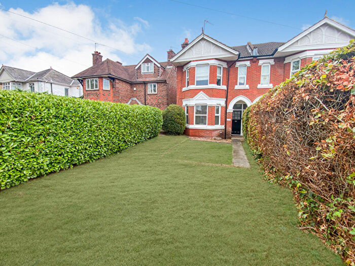 2 Bedroom Flat For Sale In Regents Park Road, Southampton (ground Floor Flat), SO15