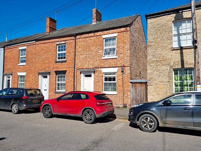 3 Bedroom End Terrace House For Sale In Westgate, Sleaford, NG34