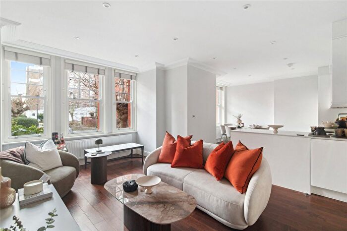 3 Bedroom Flat To Rent In Hamlet Gardens, London, W6