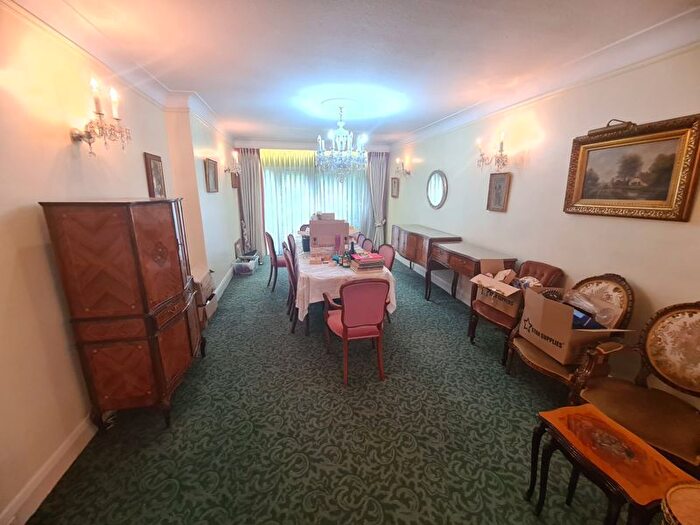 4 Bedroom Detached House For Sale In Mayfield Gardens, Hendon, London, NW4