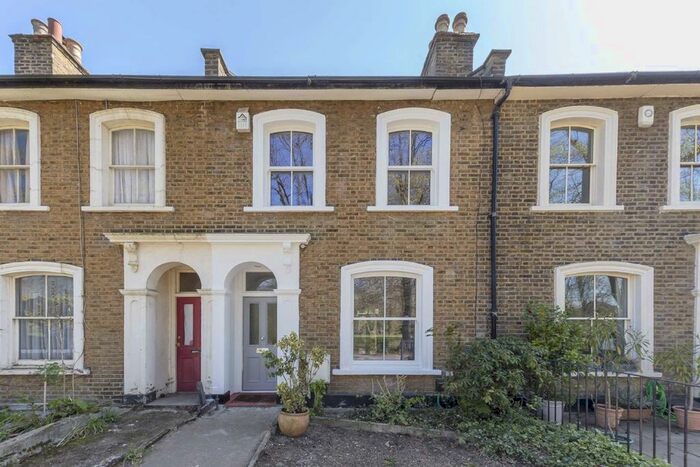 2 Bedroom Property To Rent In Hardwicke Road, London, W4
