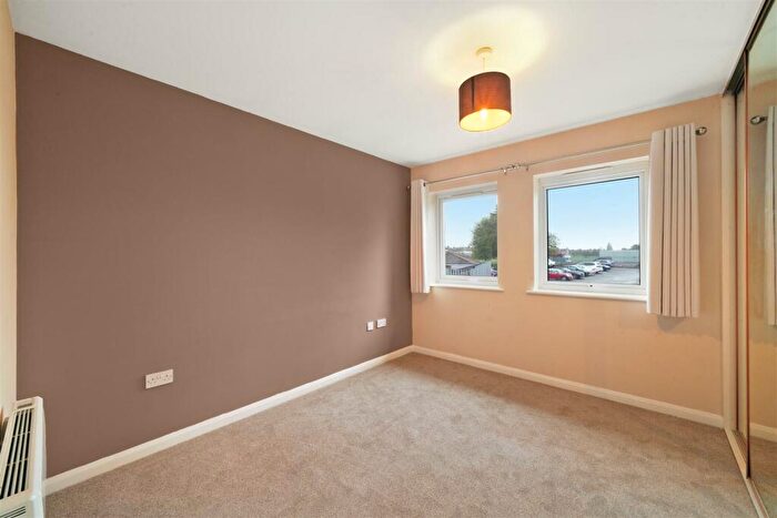 2 Bedroom Flat For Sale In Greenford Road, Harrow, HA1
