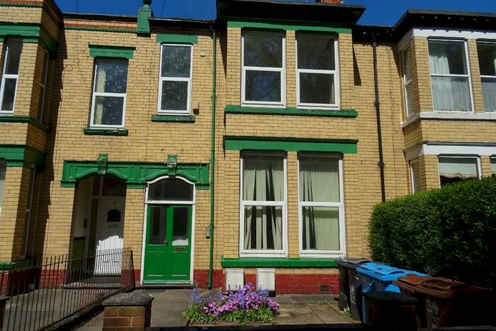 3 Bedroom Flat To Rent In Sunnybank, Hull, HU3