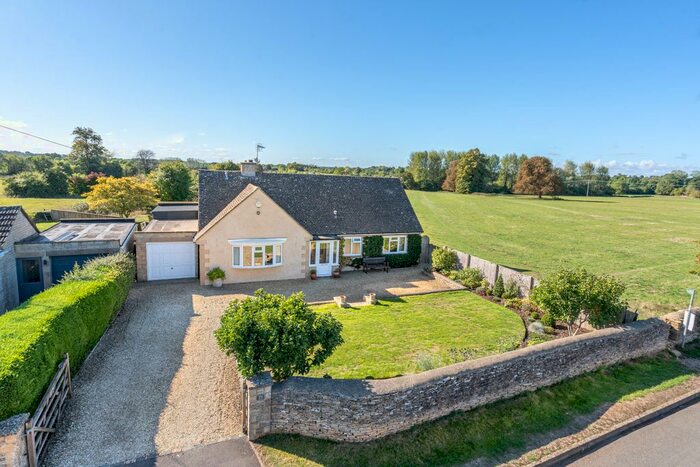 4 Bedroom Chalet For Sale In Longfurlong Lane, Long Furlong, Tetbury, GL8