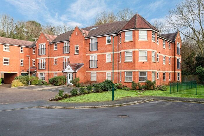 2 Bedroom Flat For Sale In Walton Road, Bushey, WD23