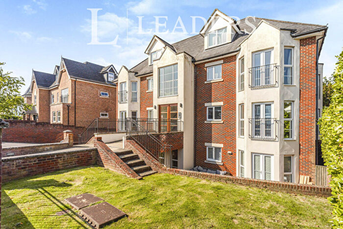 2 Bedroom Flat To Rent In Sherbourne Place, Paddockhall Road, Haywards Heath, RH16