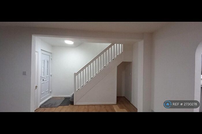 3 Bedroom Terraced House To Rent In Canonsleigh Road, Dagenham, RM9