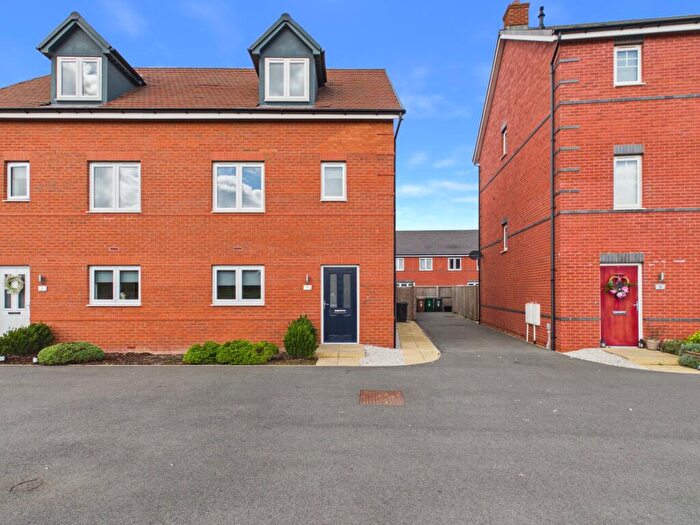 4 Bedroom Semi-Detached House To Rent In Ecclesbourne Lane, Mickleover, Derby, Derbyshire, DE3