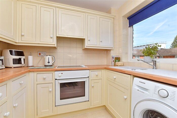 2 Bedroom Flat For Sale In Griffin Way, Bookham, Leatherhead, Surrey, KT23