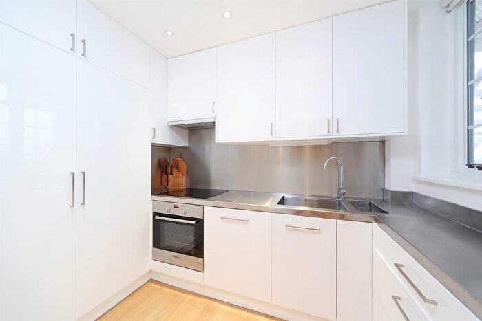 1 Bedroom Flat To Rent In Donovan Court, Drayton Gardens, SW10