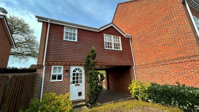 1 Bedroom Maisonette To Rent In Calcott Park, Yateley, Hampshire, GU46