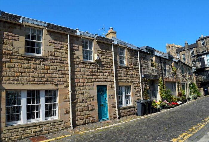 3 Bedroom Mews To Rent In Jamaica Street North Lane, Edinburgh, City Of Edinburgh, EH3