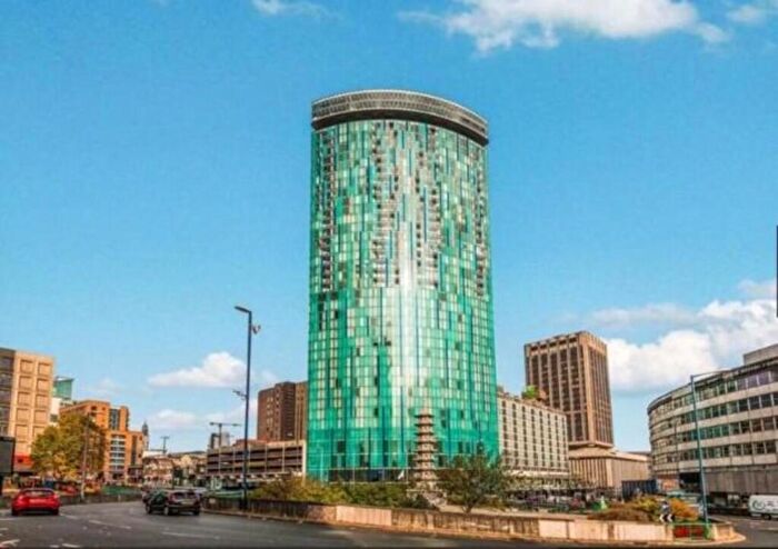 2 Bedroom Apartment To Rent In Beetham Tower, Holloway Circus, B1
